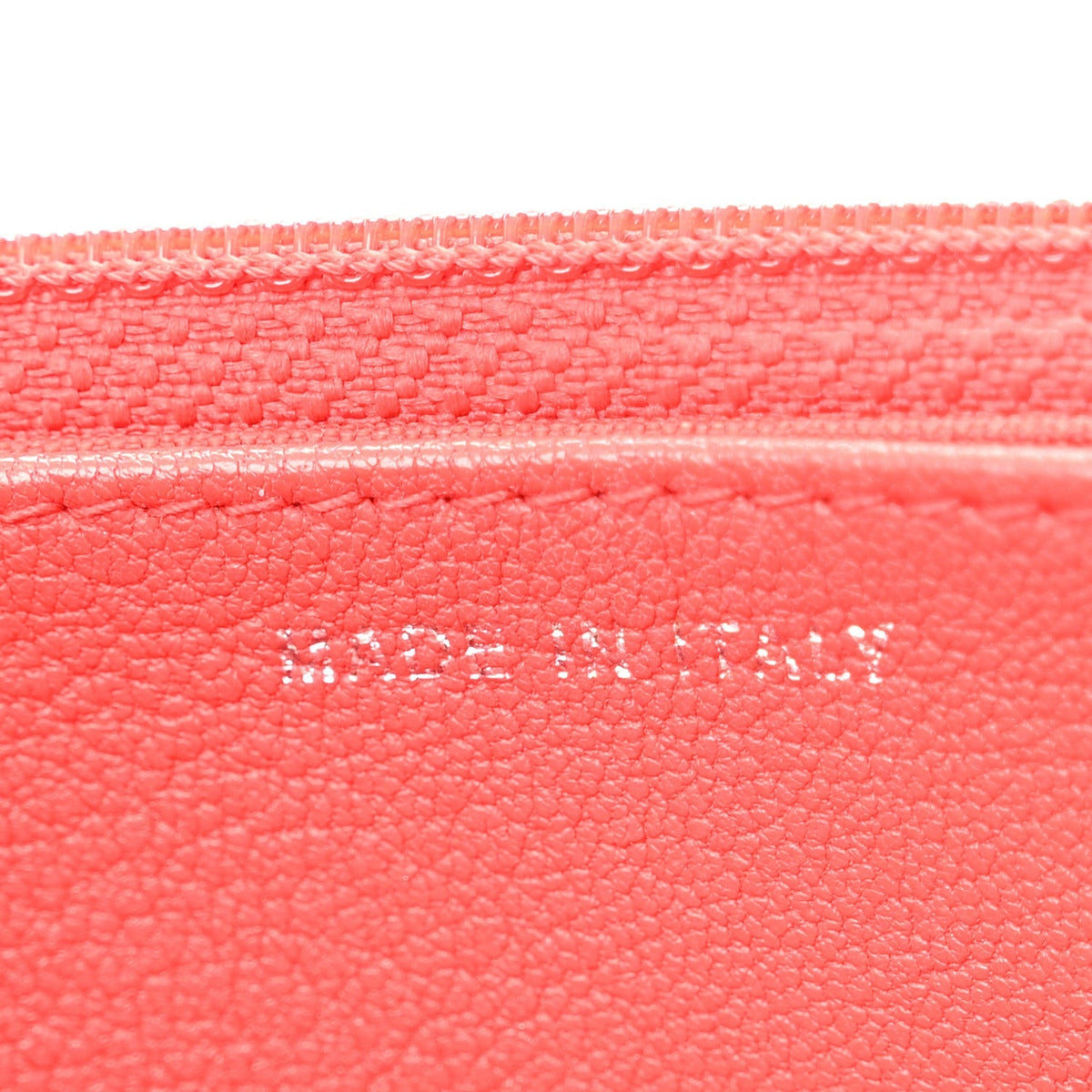 Grained Calfskin Quilted CC Box Wallet On Chain WOC Red