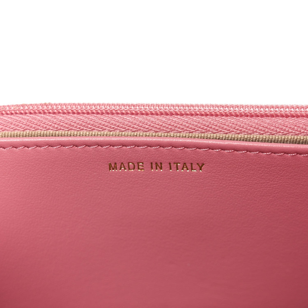 Caviar Quilted Textured CC Wallet On Chain WOC Pink