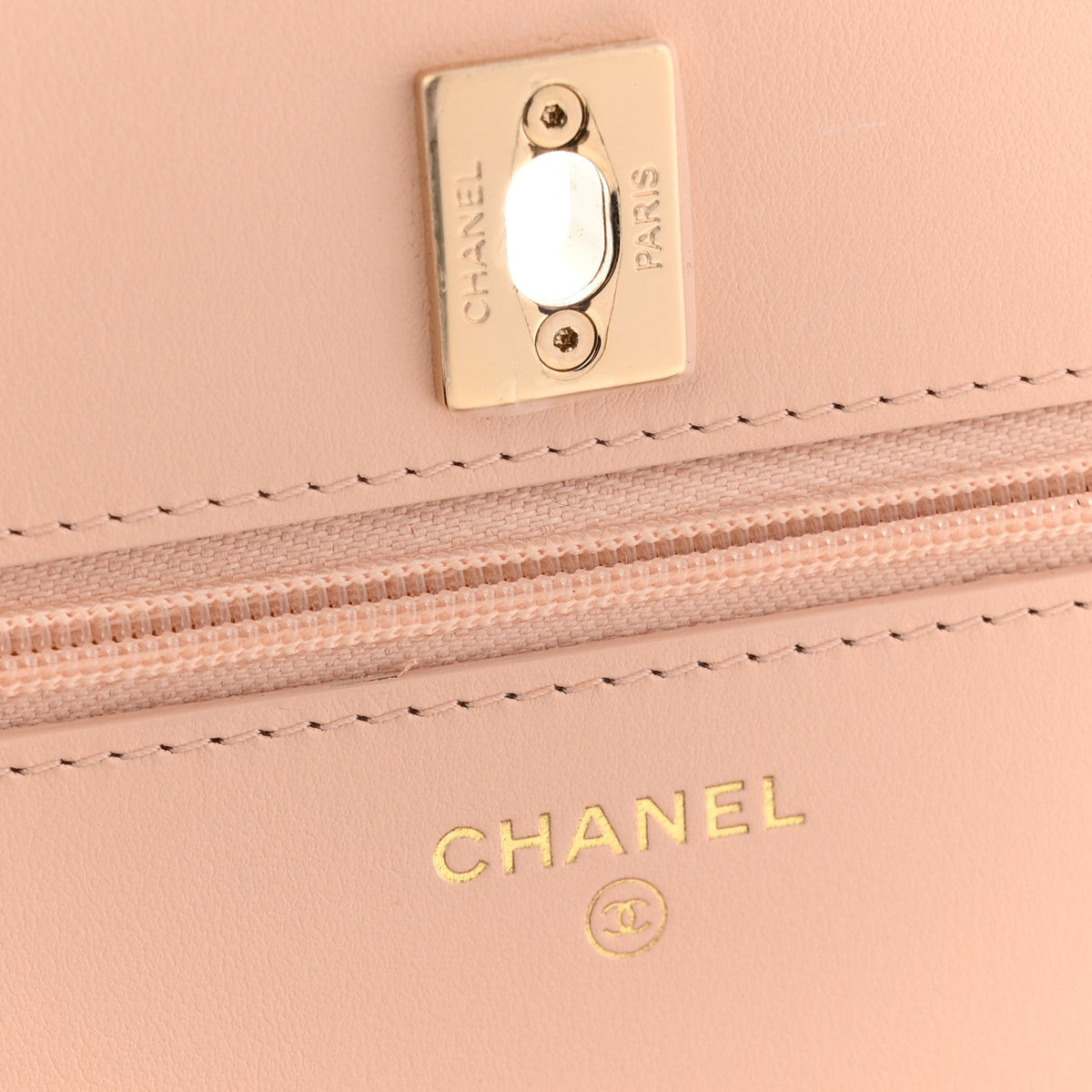 Caviar Quilted CC Turnlock Wallet On Chain WOC Beige