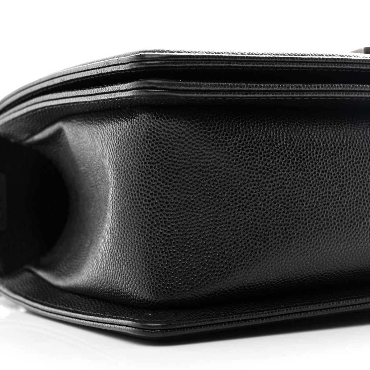 Caviar Quilted Medium Boy Flap Black