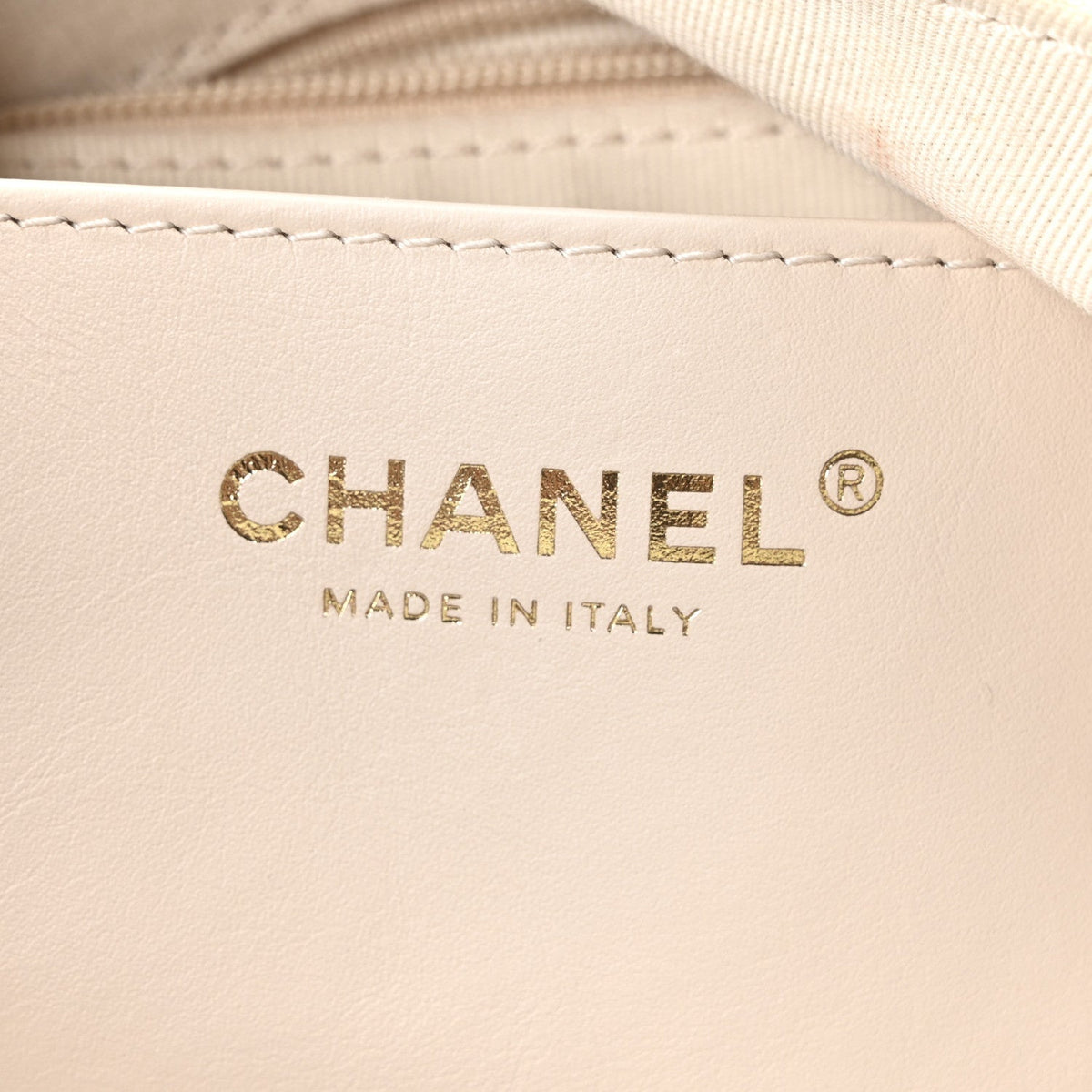 Shiny Lambskin Quilted Trendy Pockets Hobo White