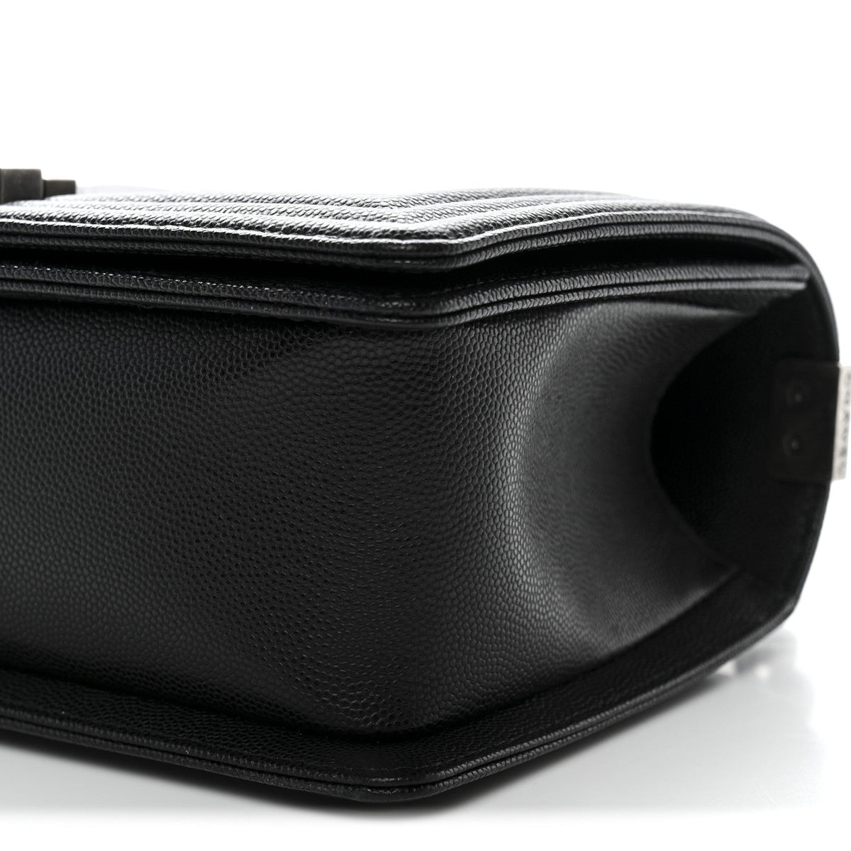 Caviar Quilted Medium Boy Flap Black