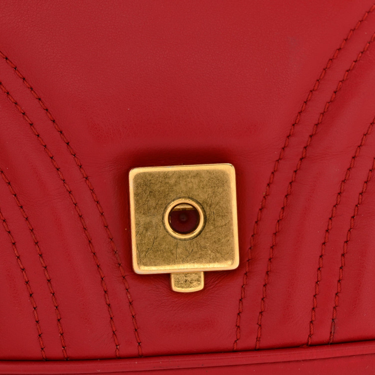Calfskin Matelasse Small GG Marmont Shoulder Bag Hibiscus Red