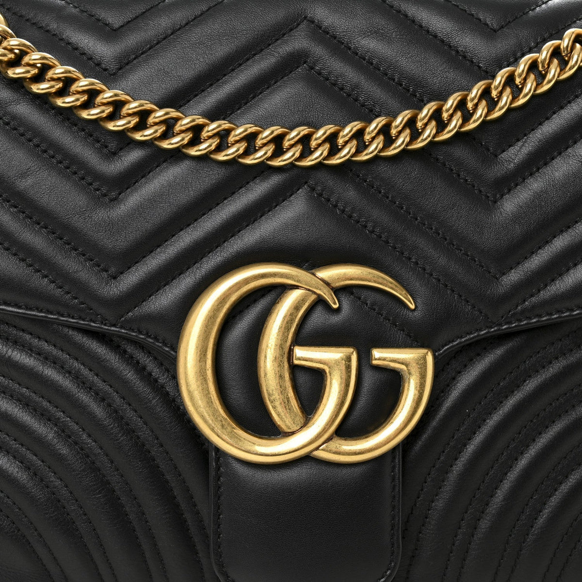 Calfskin Matelasse Medium GG Marmont Shoulder Bag Black