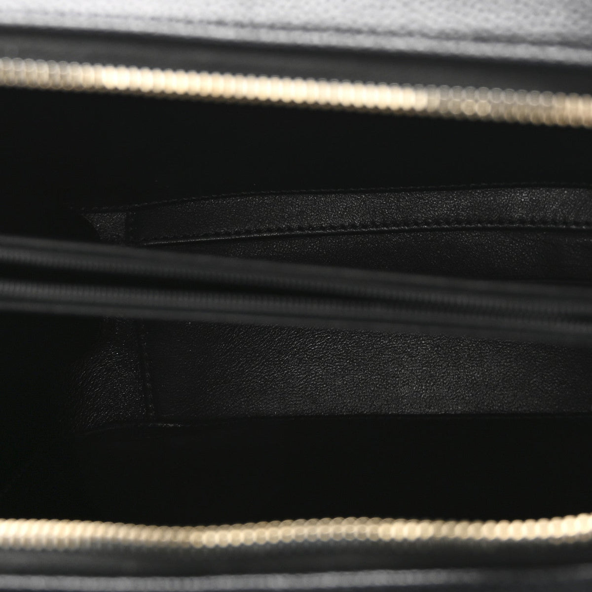 Caviar Quilted Medium CC Filigree Vanity Case Black