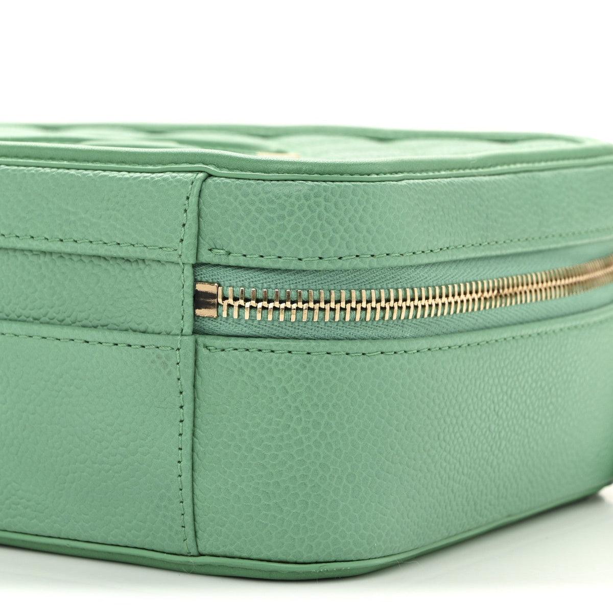 Caviar Quilted Medium CC Filigree Vanity Case Green