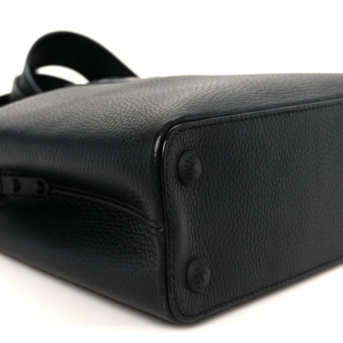 Taurillon Capucines BB Matte Black