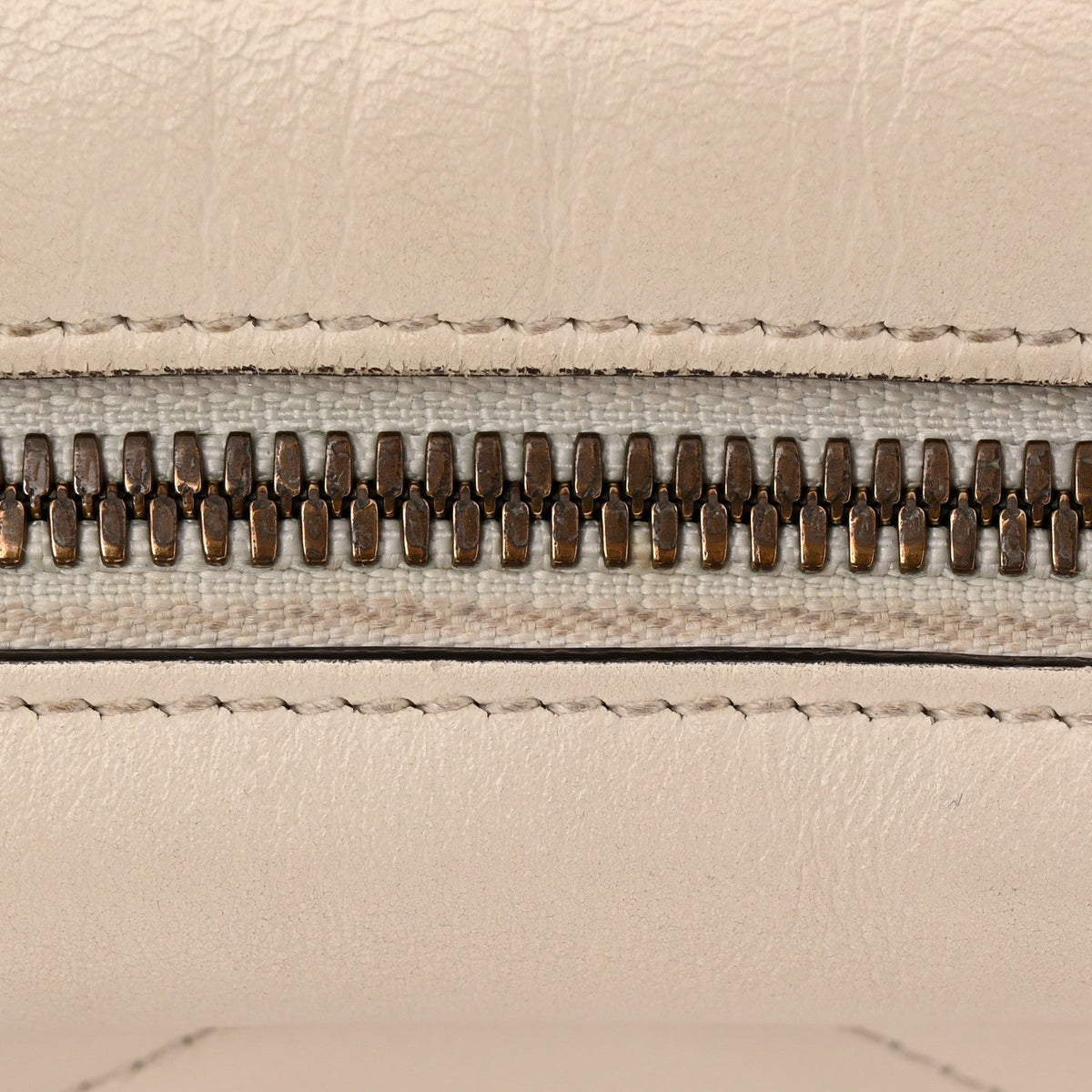 Calfskin Matelasse Small GG Marmont Chain Shoulder Bag White