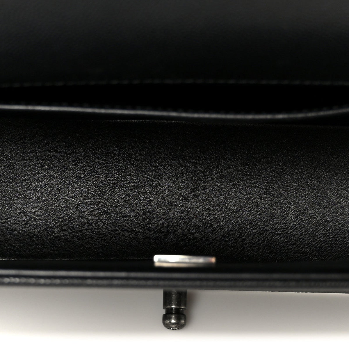 Caviar Quilted Medium Boy Flap Black