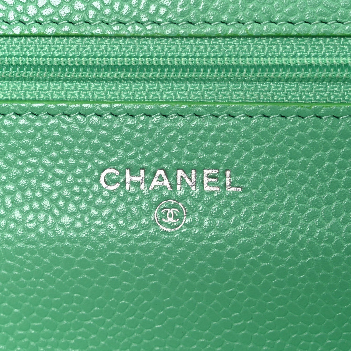 Caviar Chevron Quilted Wallet On Chain WOC Green