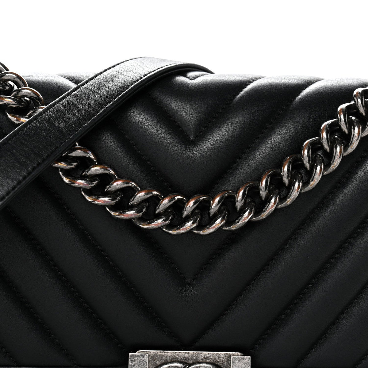 Lambskin Chevron Quilted Medium Boy Flap Black