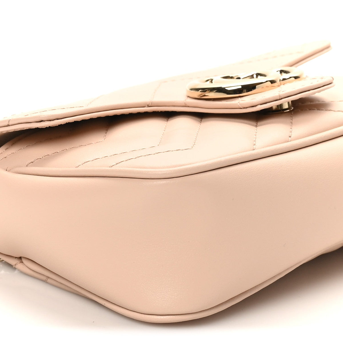 Calfskin Matelasse Super Mini GG Marmont Shoulder Bag Porcelain Rose