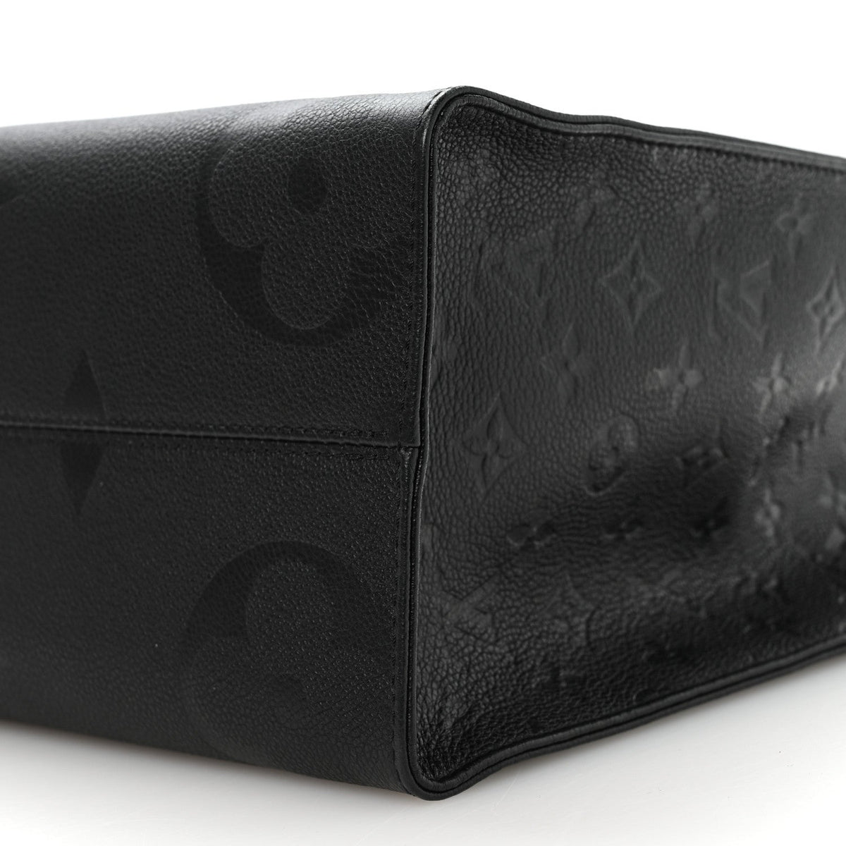 Empreinte Monogram Giant Onthego MM Black