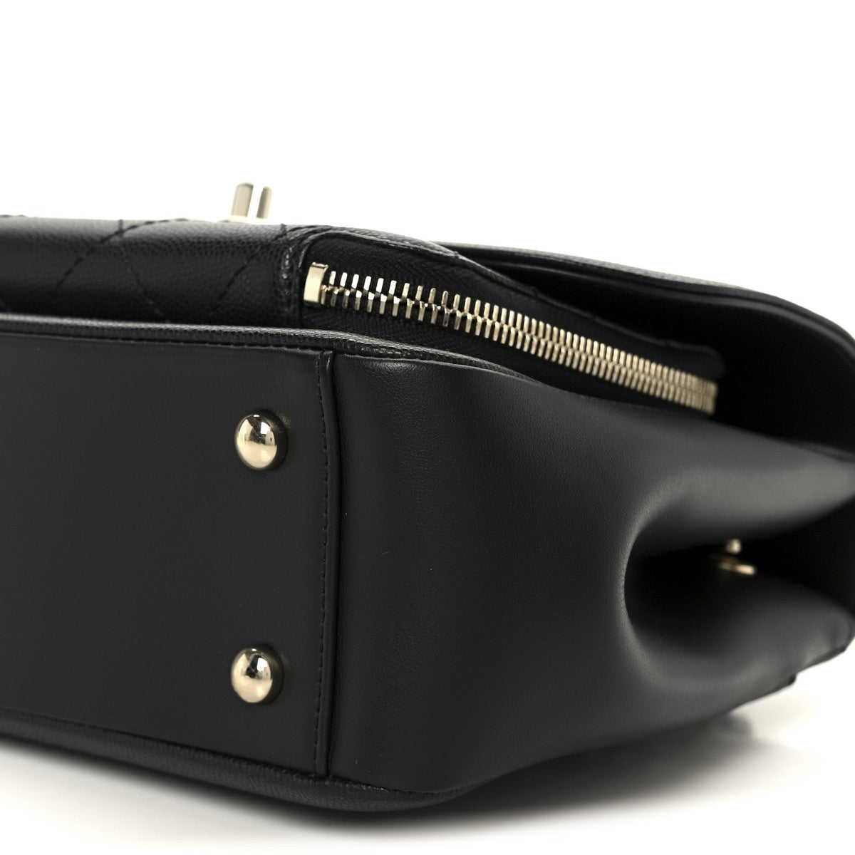 Caviar Quilted Medium Business Affinity Flap Black