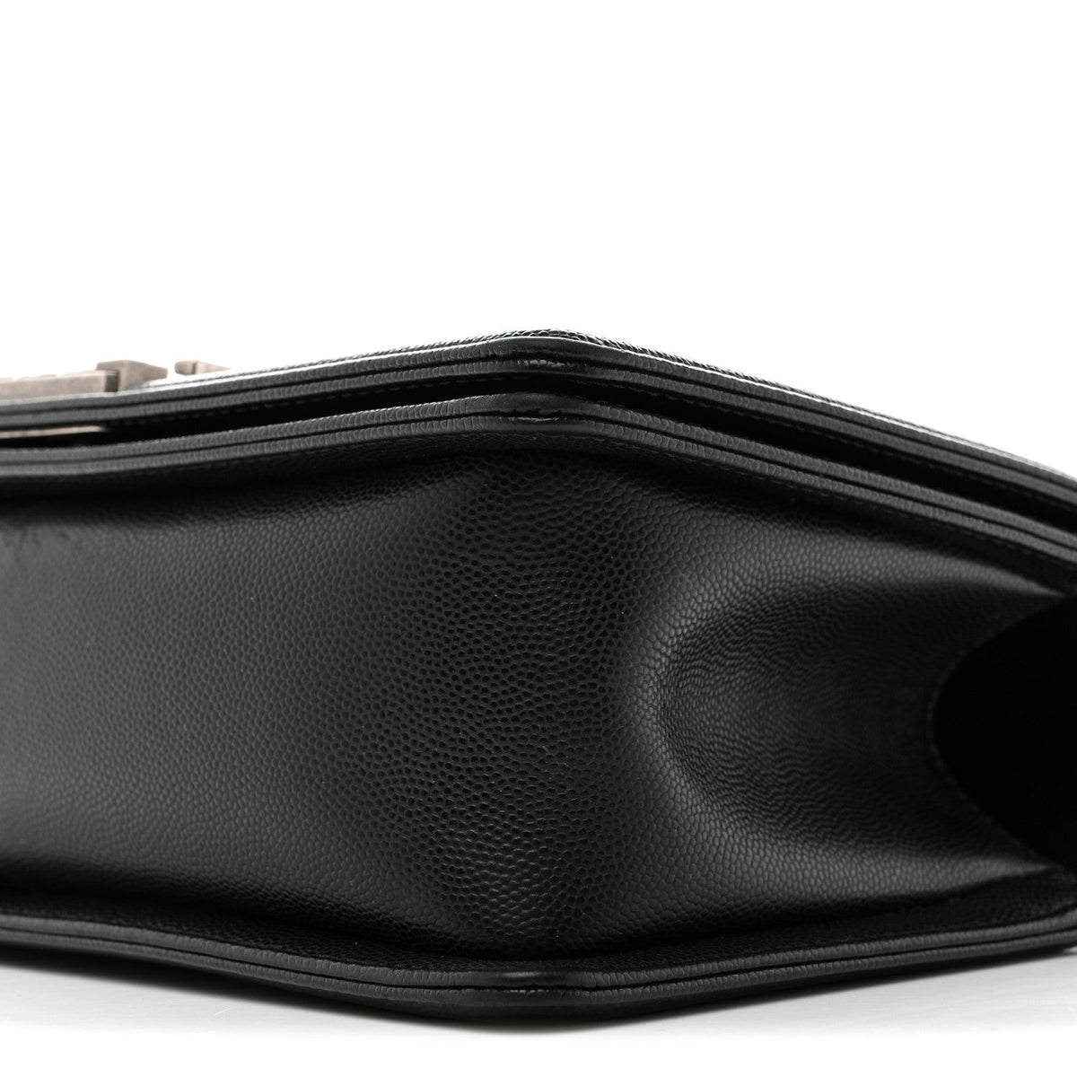 Caviar Quilted Medium Boy Flap Black