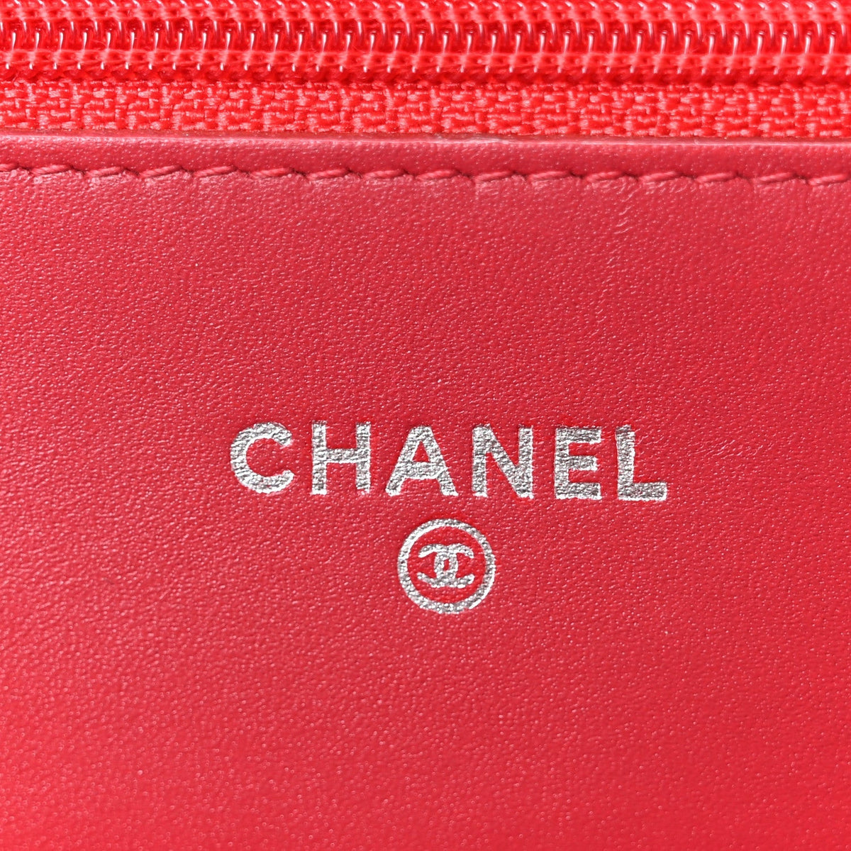 Patent Quilted Brilliant Wallet On Chain WOC Red