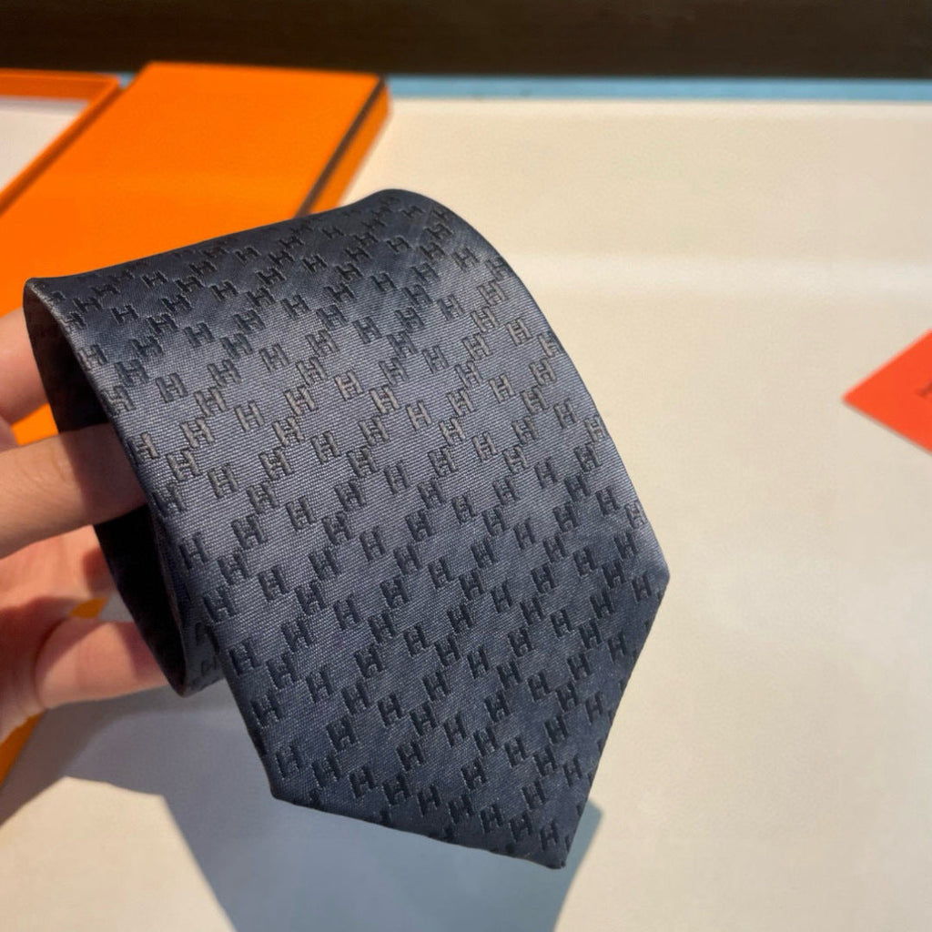 Hermès Men's Diamond H Pattern Silk Tie