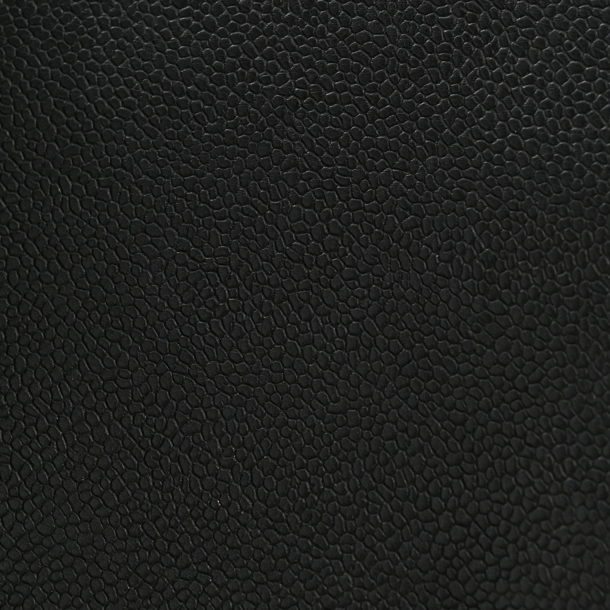 Caviar Quilted Medium Boy Flap Black