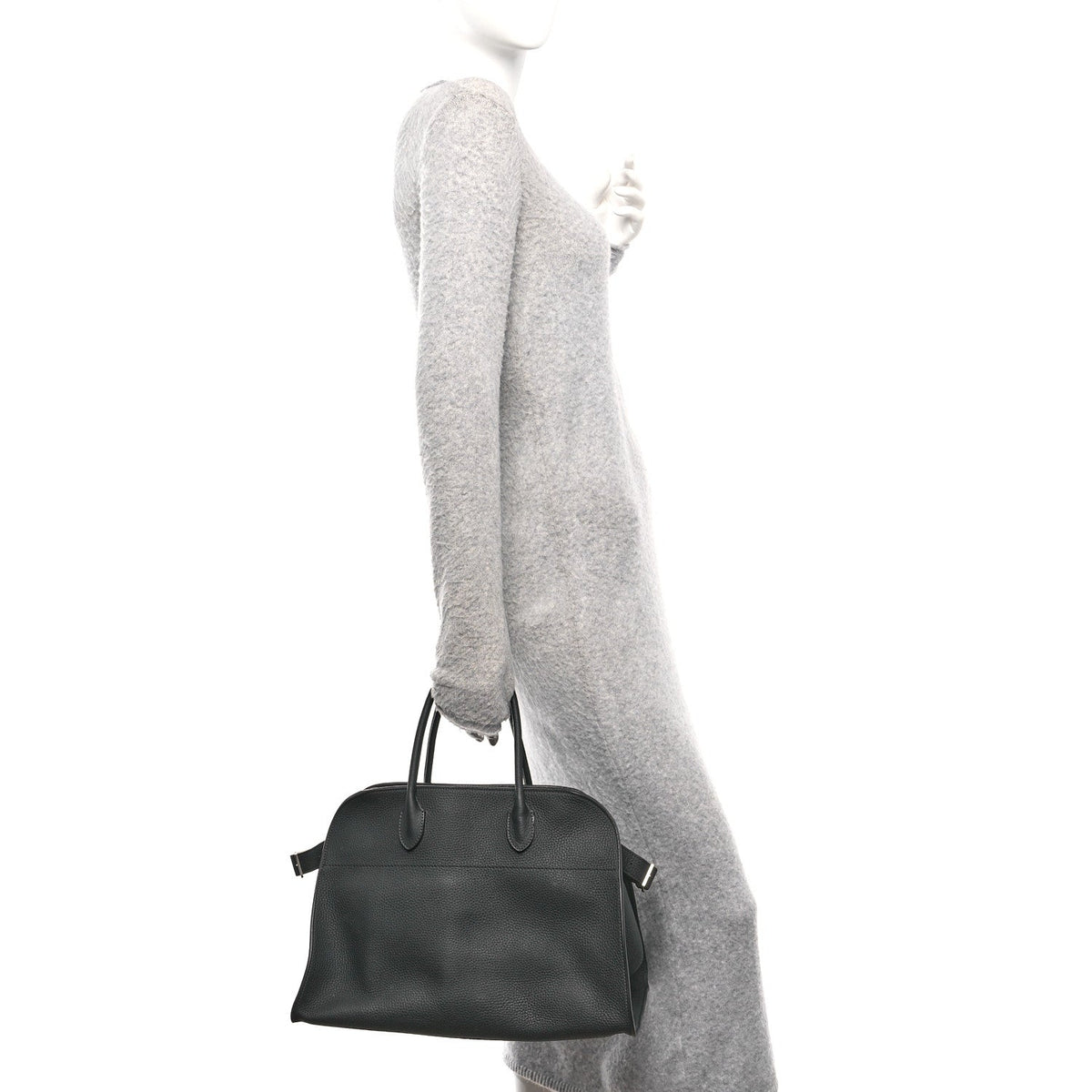 Matte Grained Calfskin Soft Margaux 15 Black