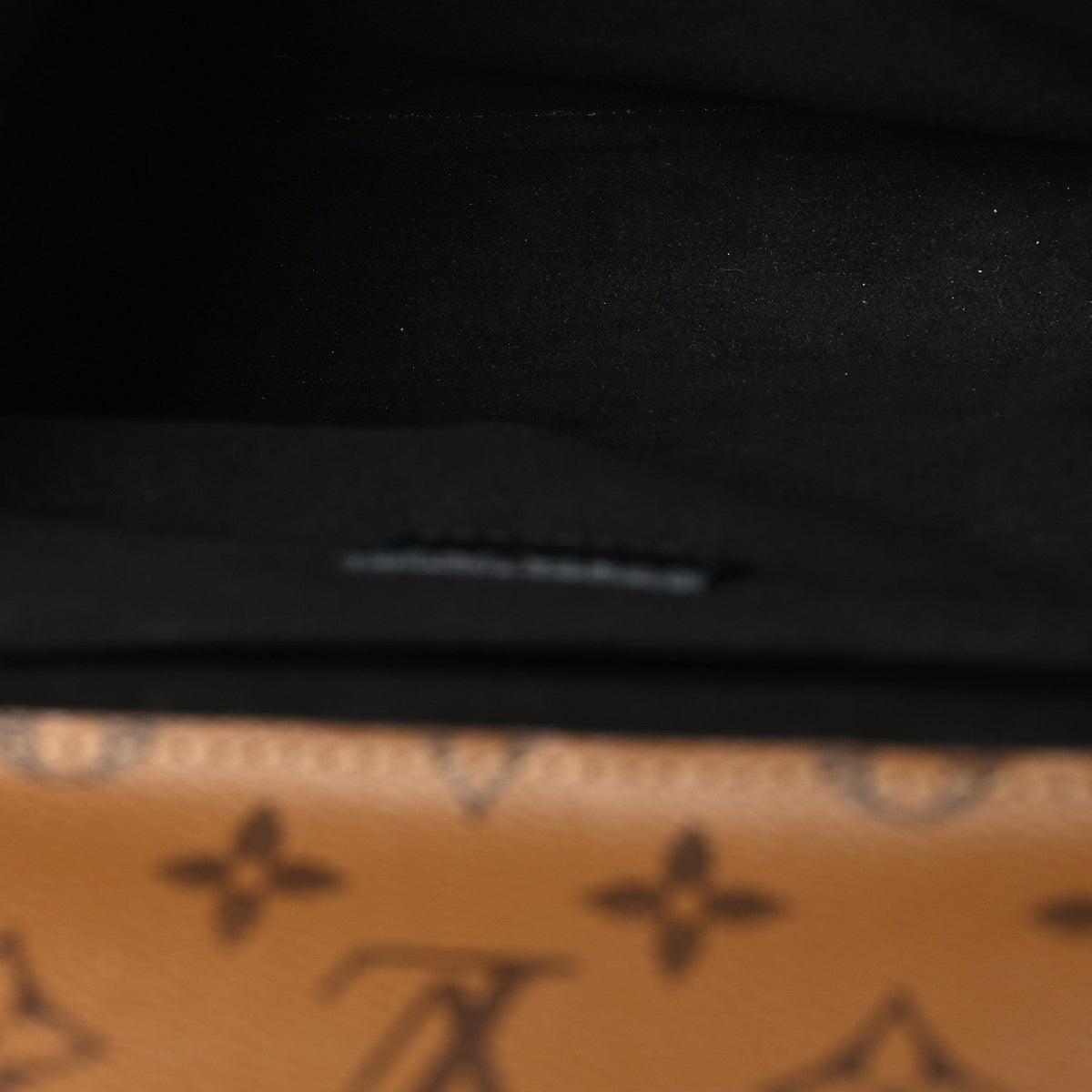 Reverse Monogram Pochette Metis