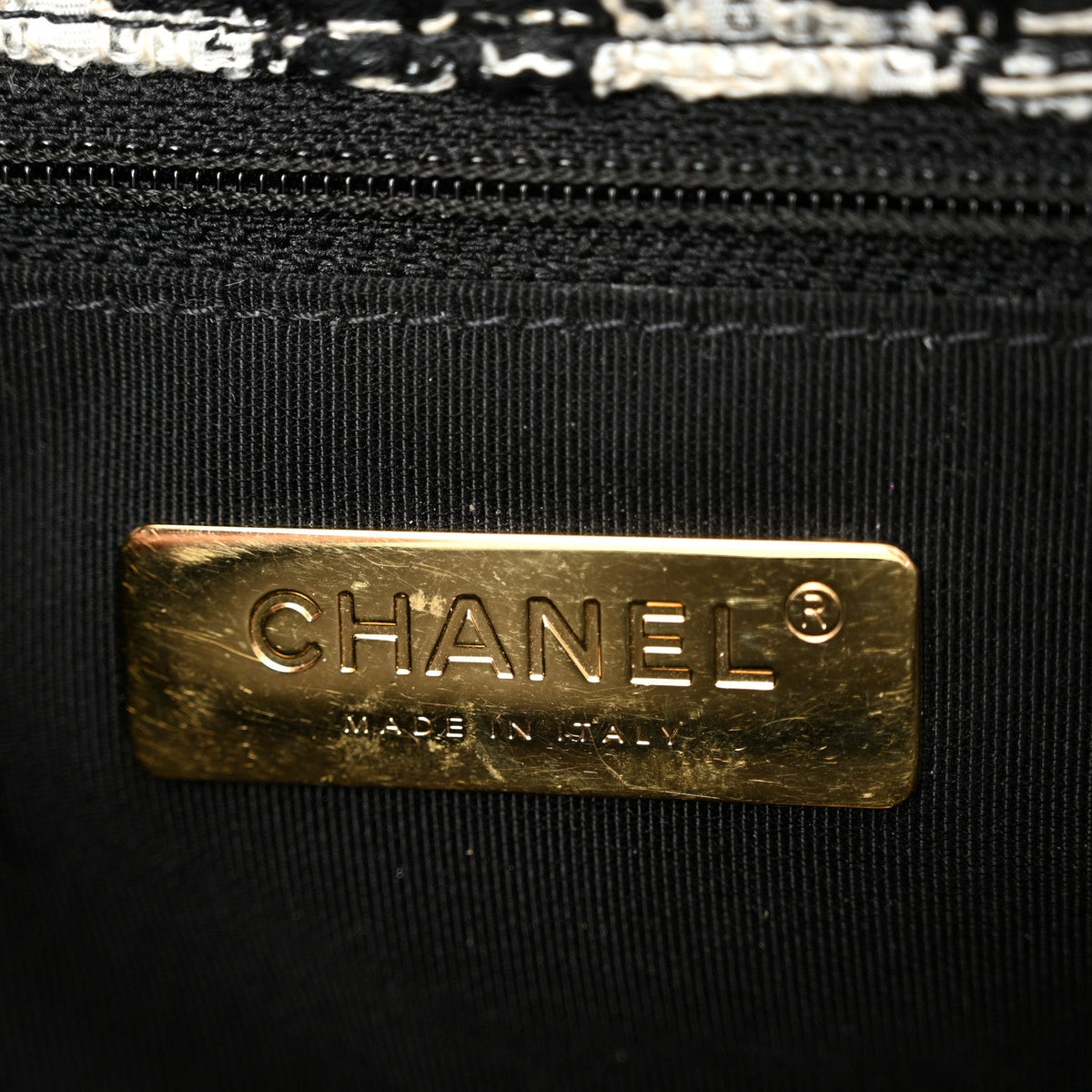 Tweed Quilted Medium Chanel 19 Flap Black Ecru White
