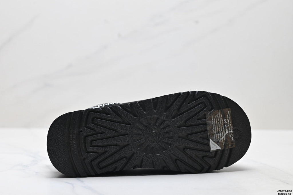 UGG Tazz Slip-On Snow Boots