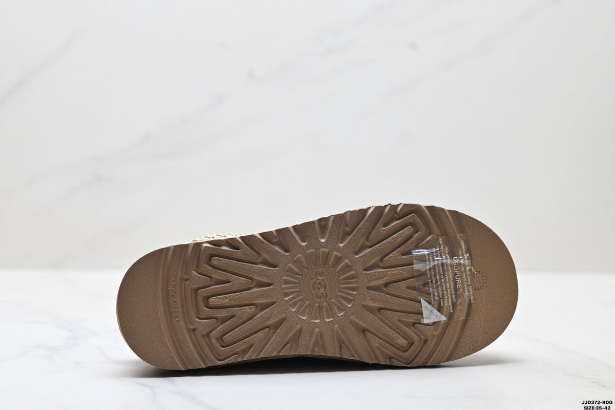 UGG Tazz Snow Boots