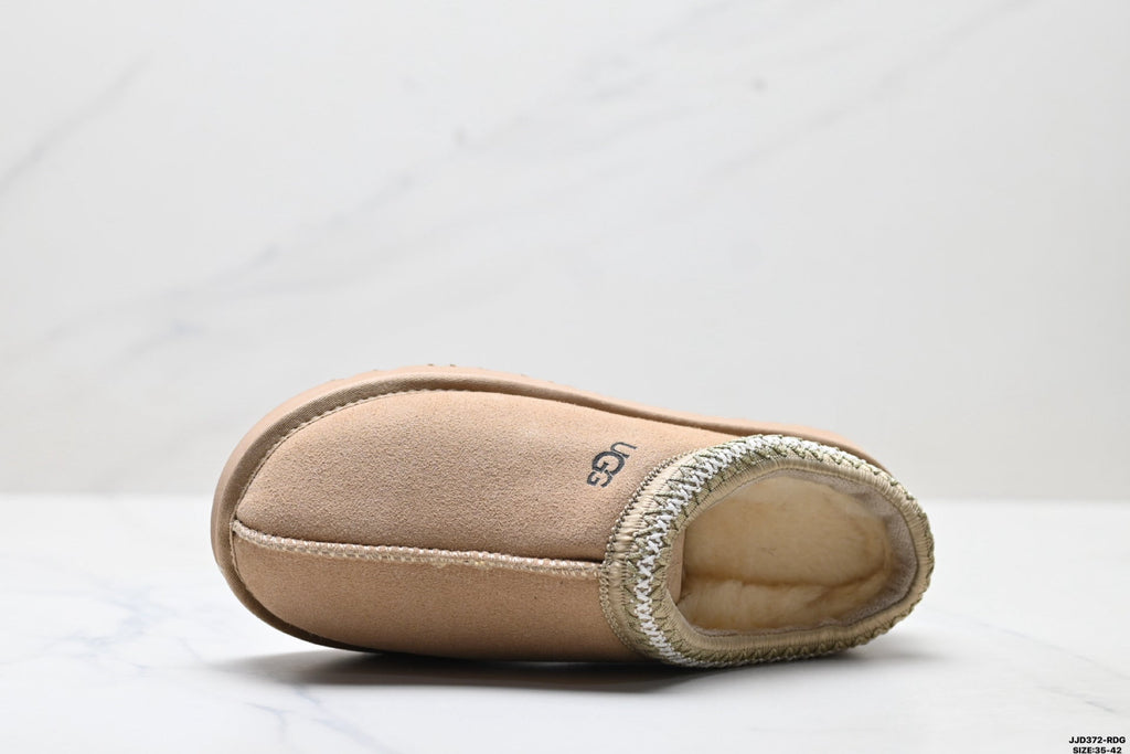 UGG Tazz Snow Boots