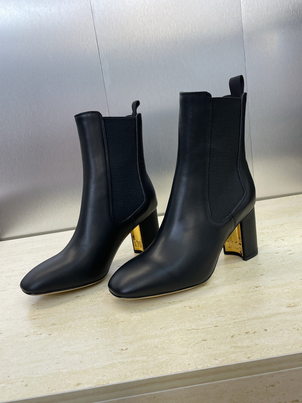 Dior D-Art Chunky Heel Chelsea Ankle Boots – 2025FW