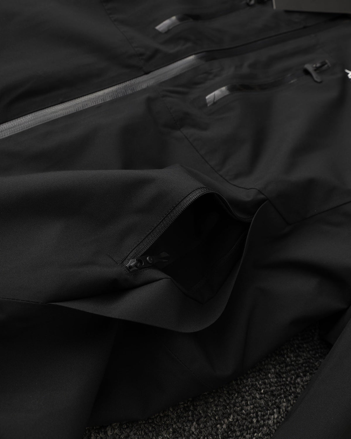 Arc'teryx 3-in-1 Detachable Windbreaker Jacket – 24FW