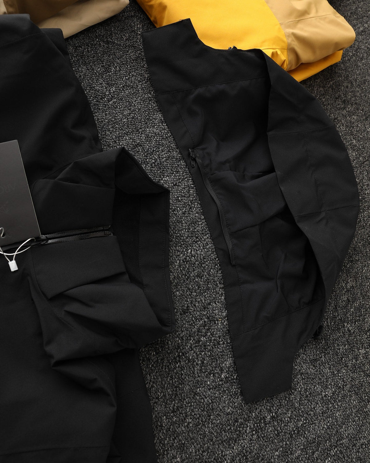 Arc'teryx 3-in-1 Detachable Windbreaker Jacket – 24FW